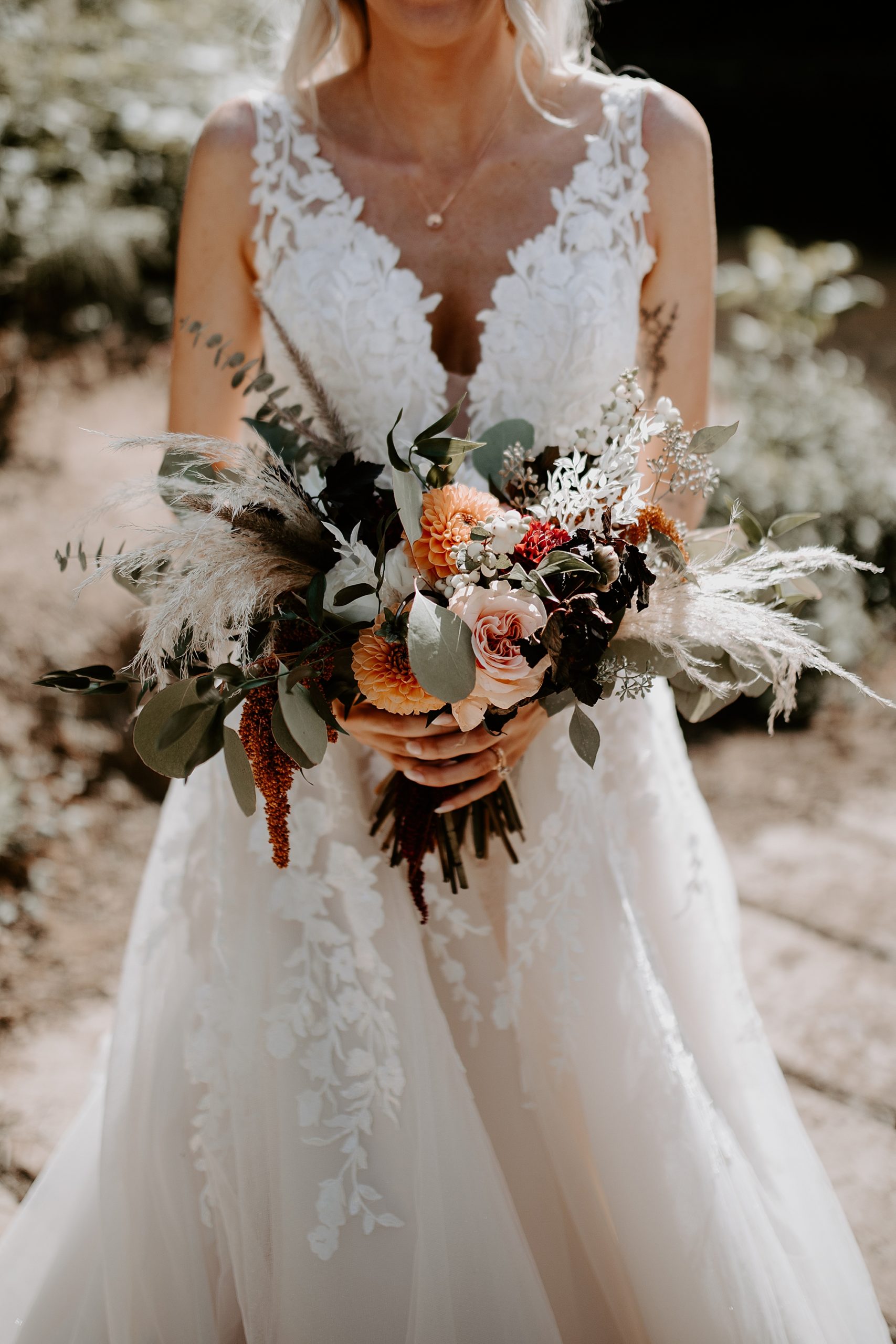 how to plan a small wedding