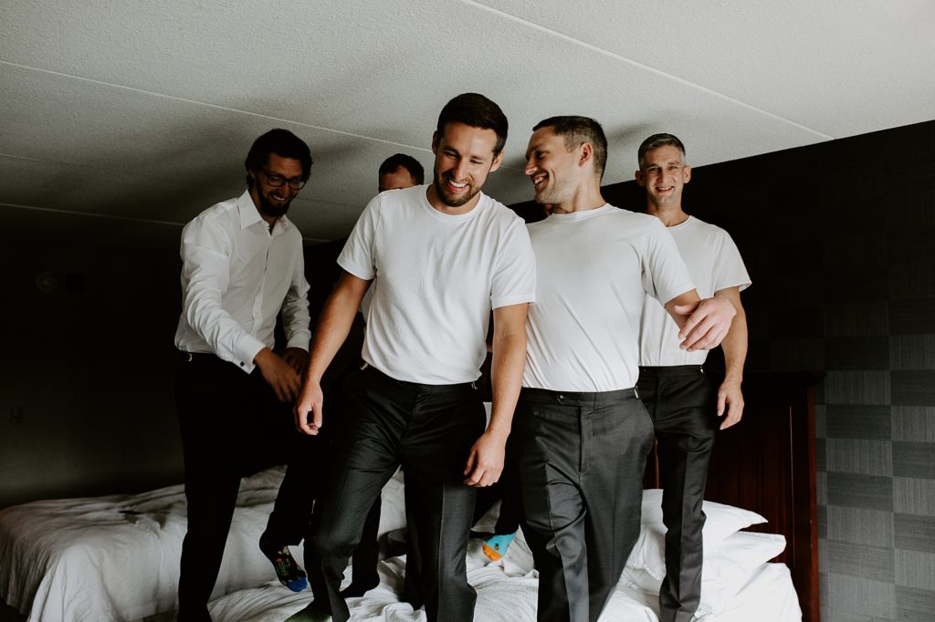groomsmen photo ideas