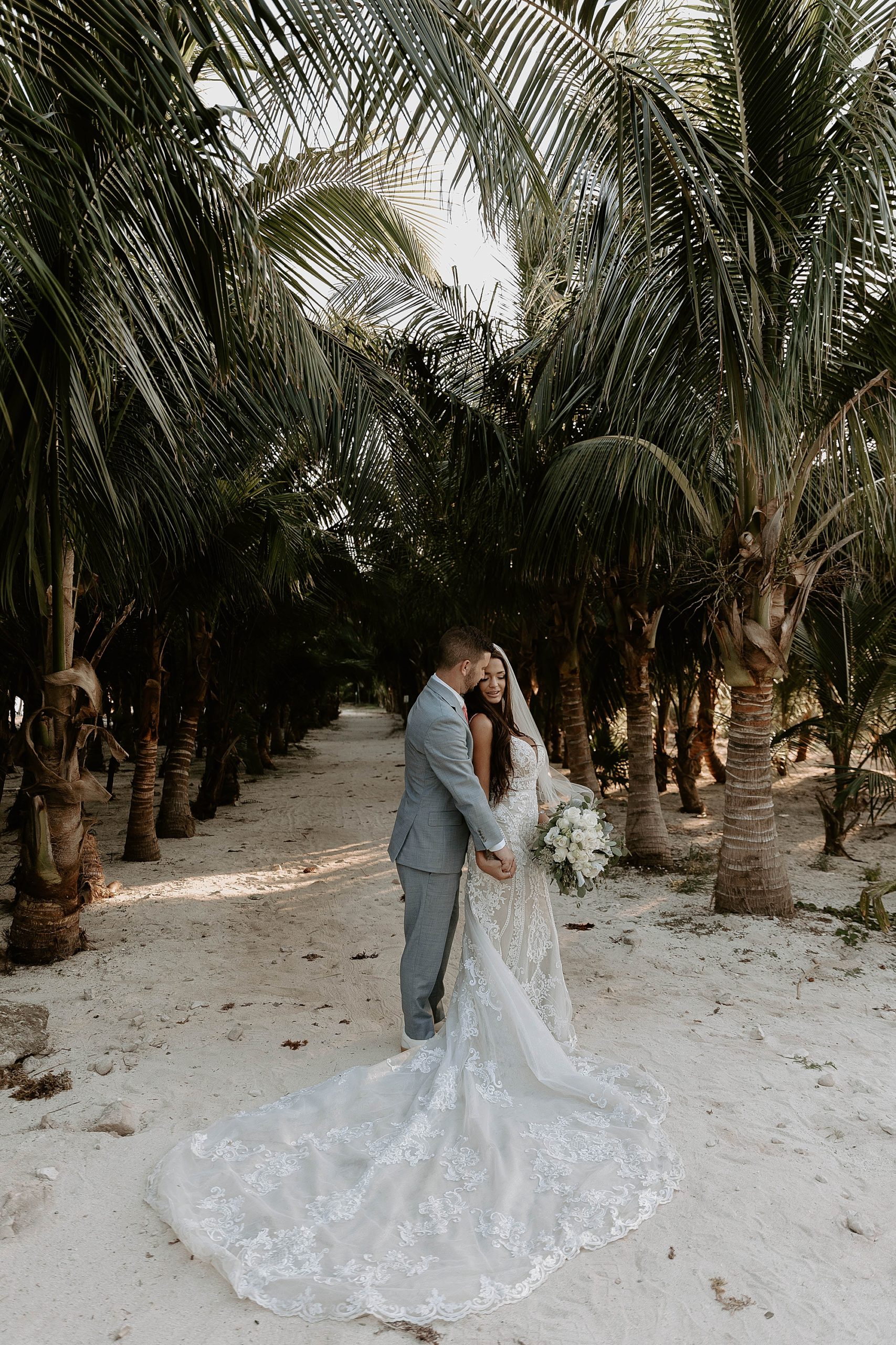 Mexico destination wedding photographer Mariah Treiber photo & film