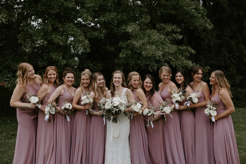 Bridesmaids poses