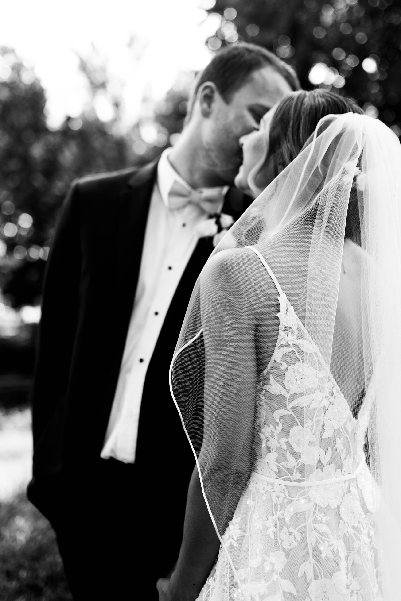 black and white wedding photos by Mariah Treiber Photography