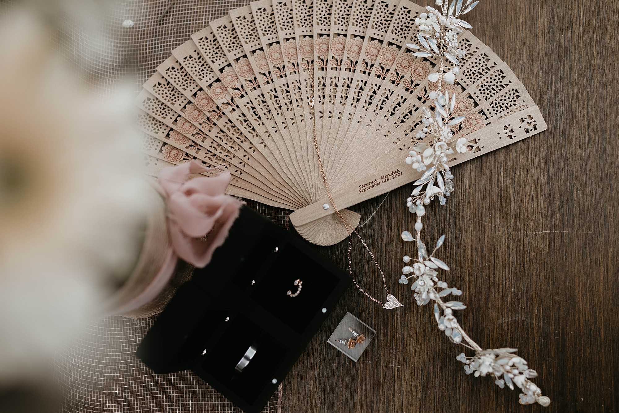 pre ceremony, getting ready photos, wedding timelines, Mariah Treiber Photography