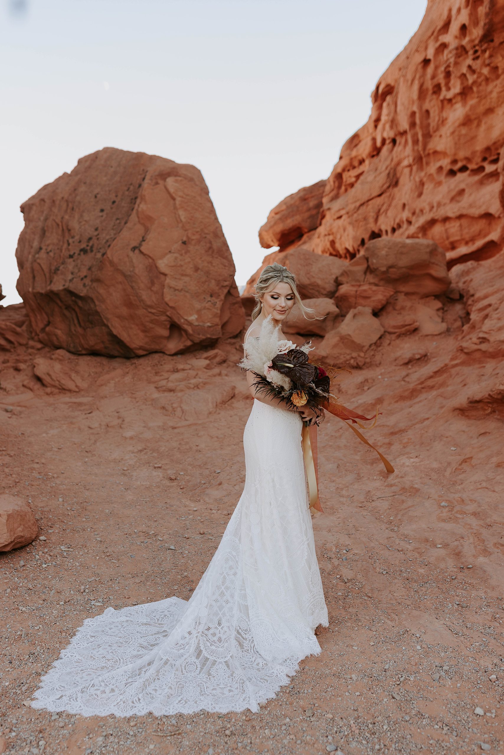 Valley of Fire Wedding by Mariah Treiber Photography; Las Vegas elopements