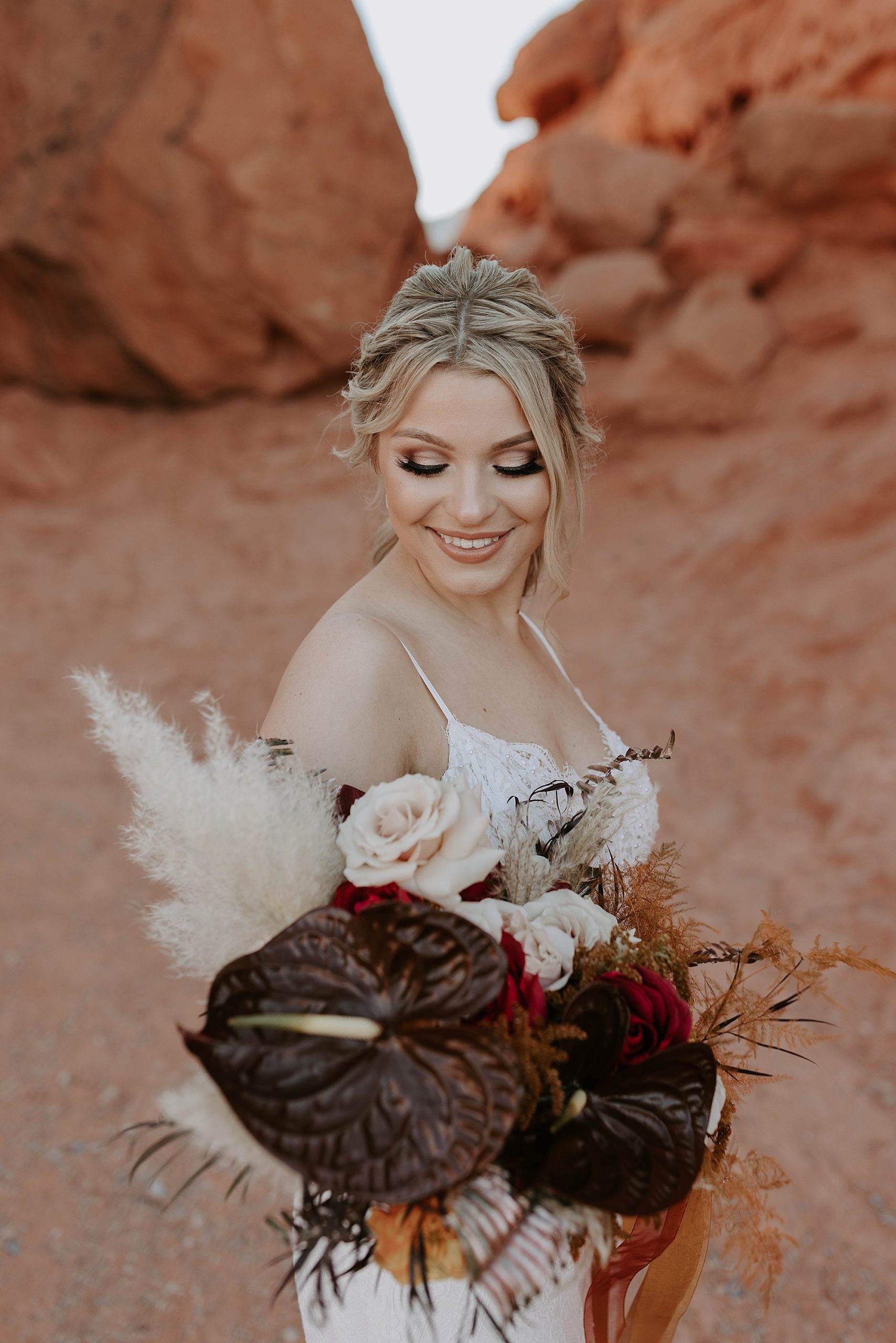 Valley of Fire Wedding by Mariah Treiber Photography; Las Vegas elopements