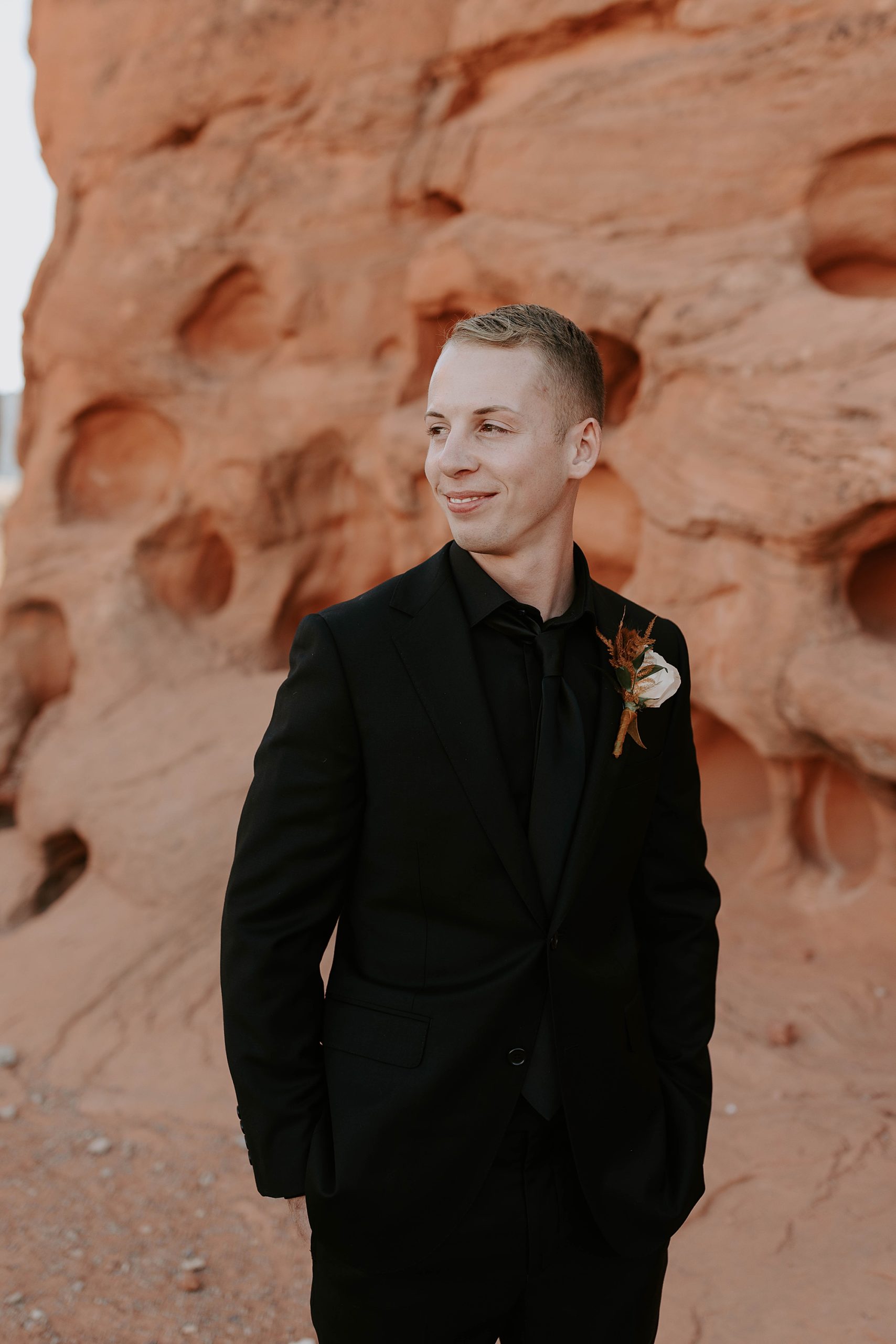 Valley of Fire Wedding by Mariah Treiber Photography; Las Vegas elopements