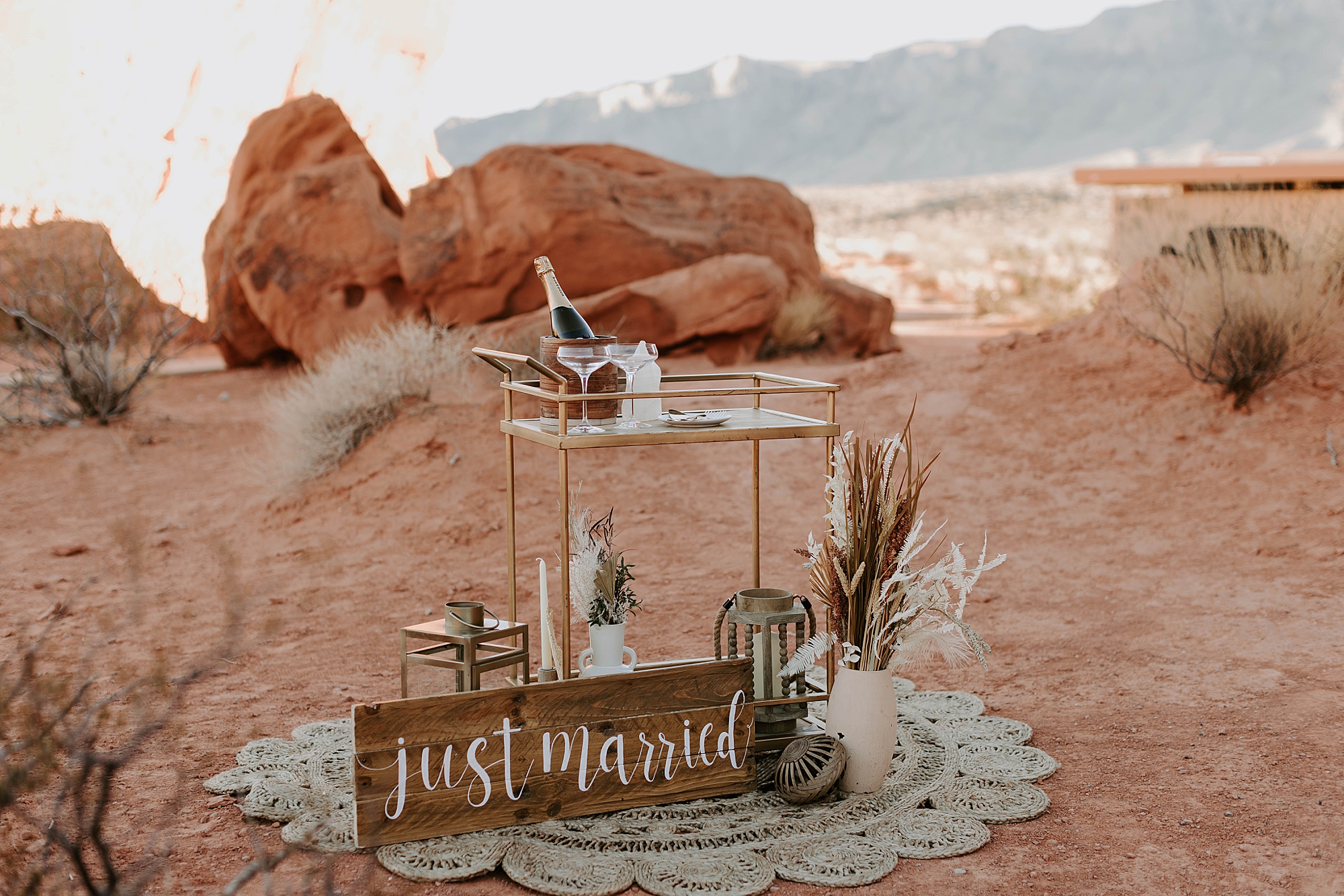 Valley of Fire Wedding by Mariah Treiber Photography; Las Vegas elopements