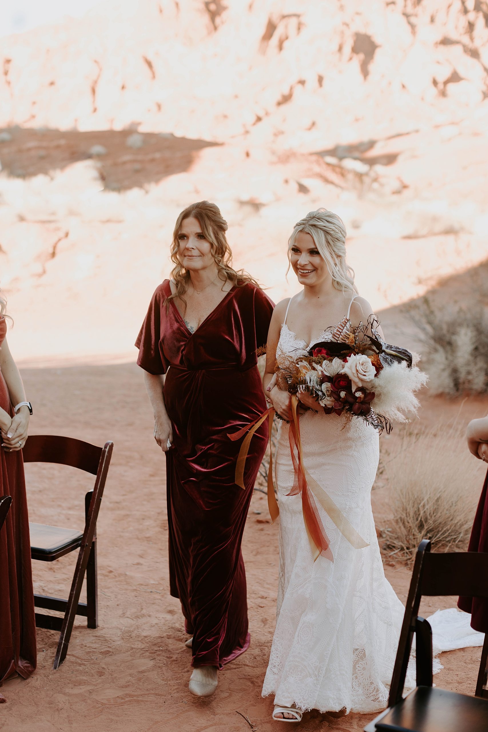 Valley of Fire Wedding by Mariah Treiber Photography; Las Vegas elopements