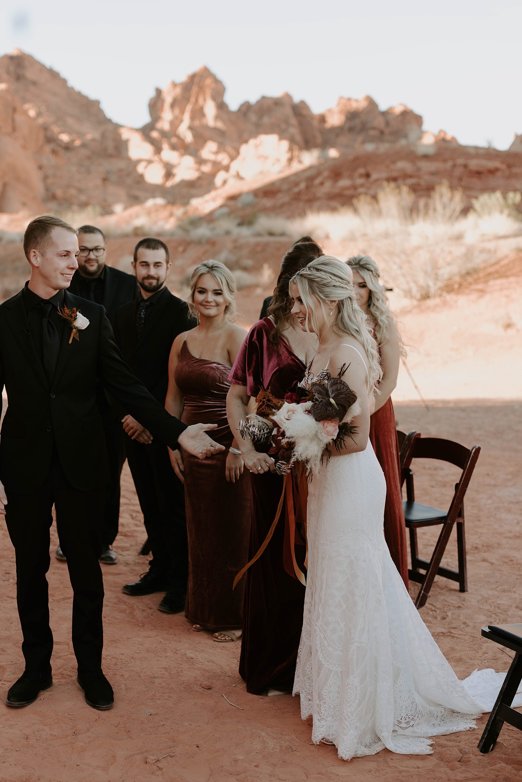 Valley of Fire Wedding by Mariah Treiber Photography; Las Vegas elopements
