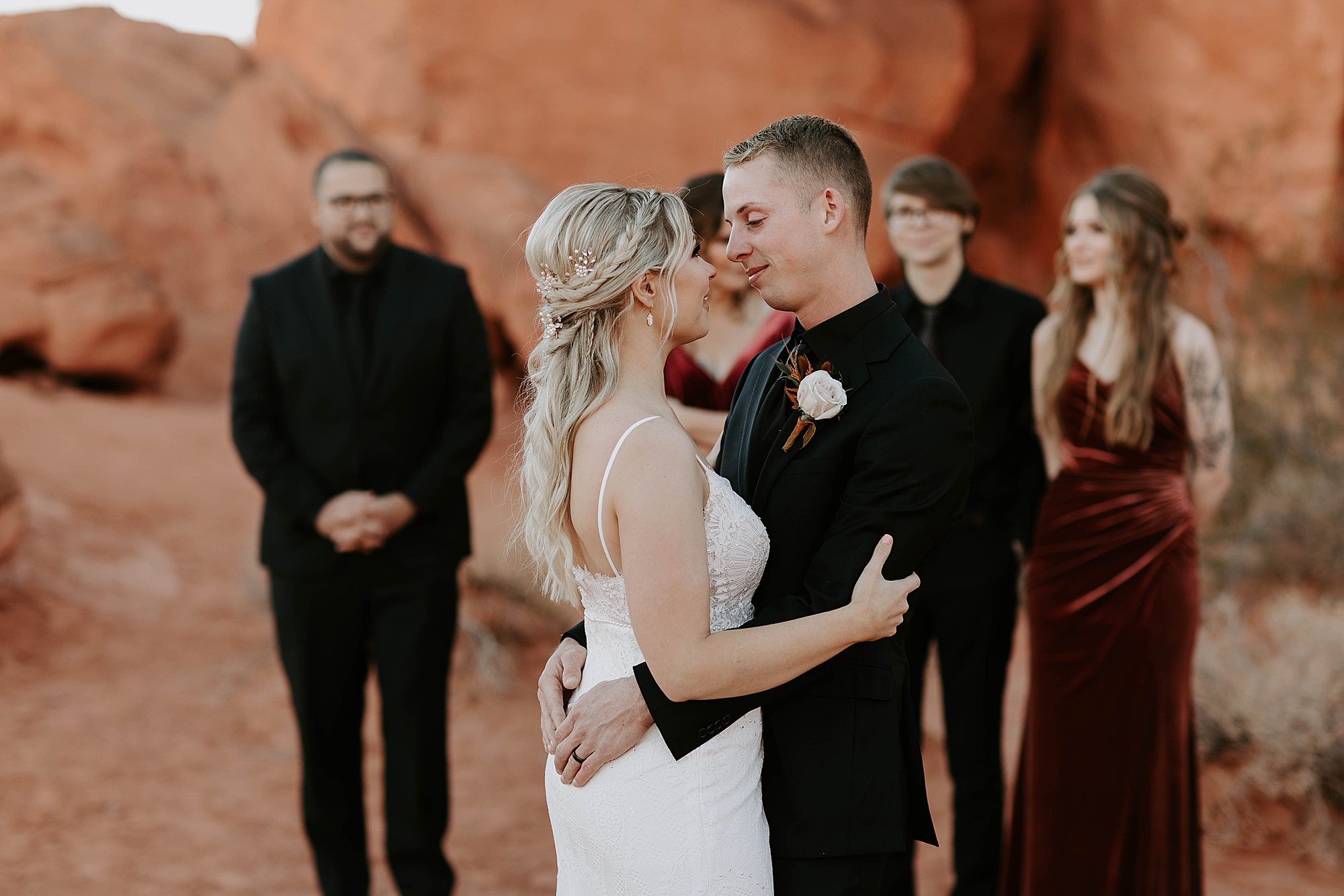 Valley of Fire Wedding by Mariah Treiber Photography; Las Vegas elopements