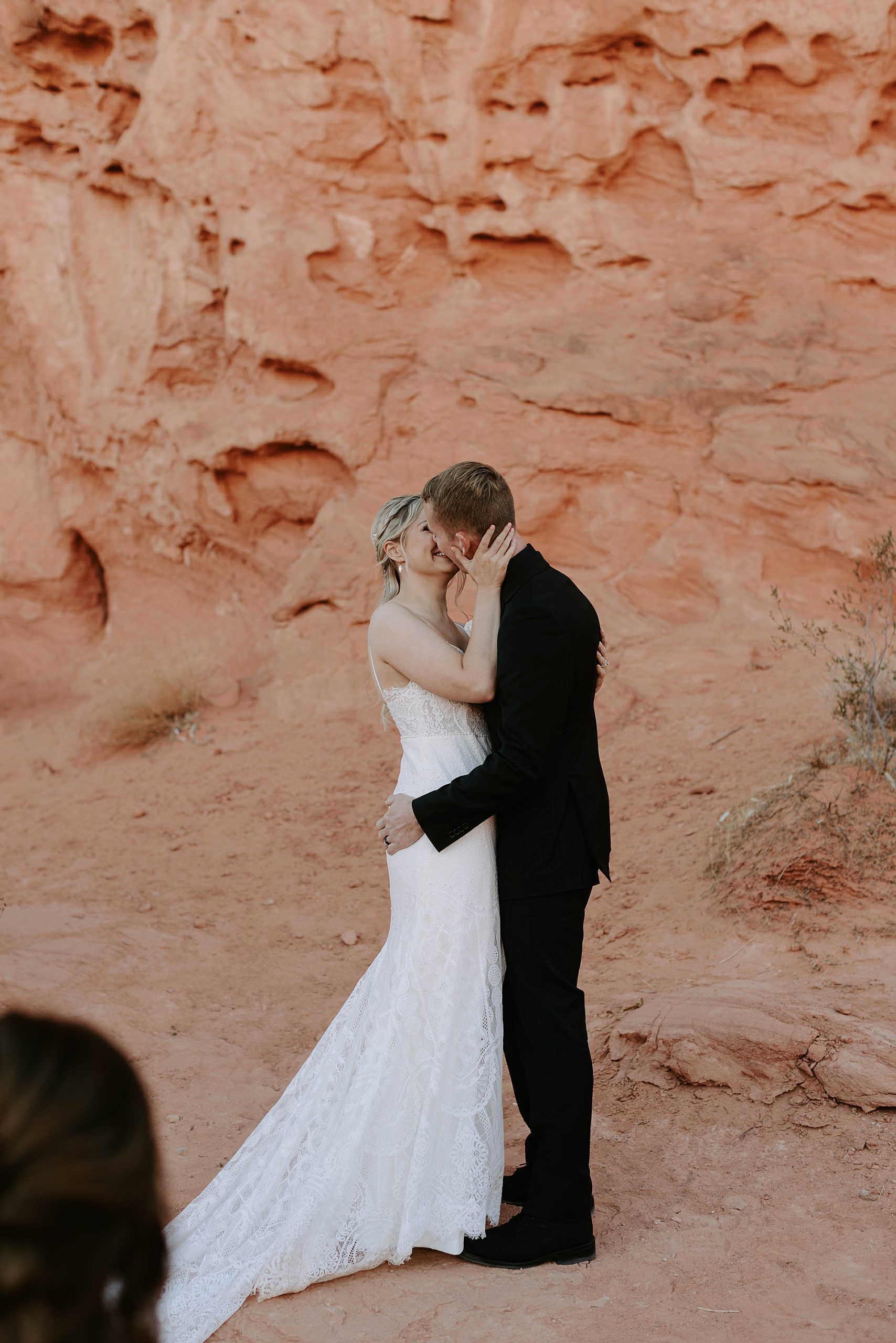 Valley of Fire Wedding by Mariah Treiber Photography; Las Vegas elopements