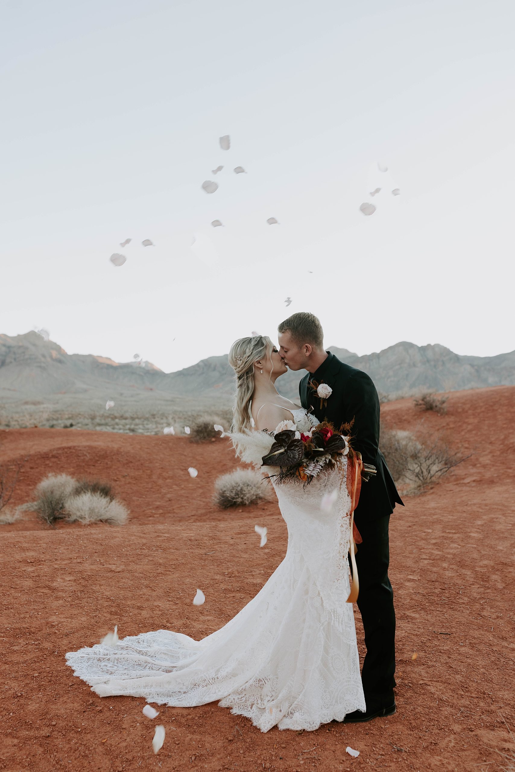 Valley of Fire Wedding by Mariah Treiber Photography; Las Vegas elopements