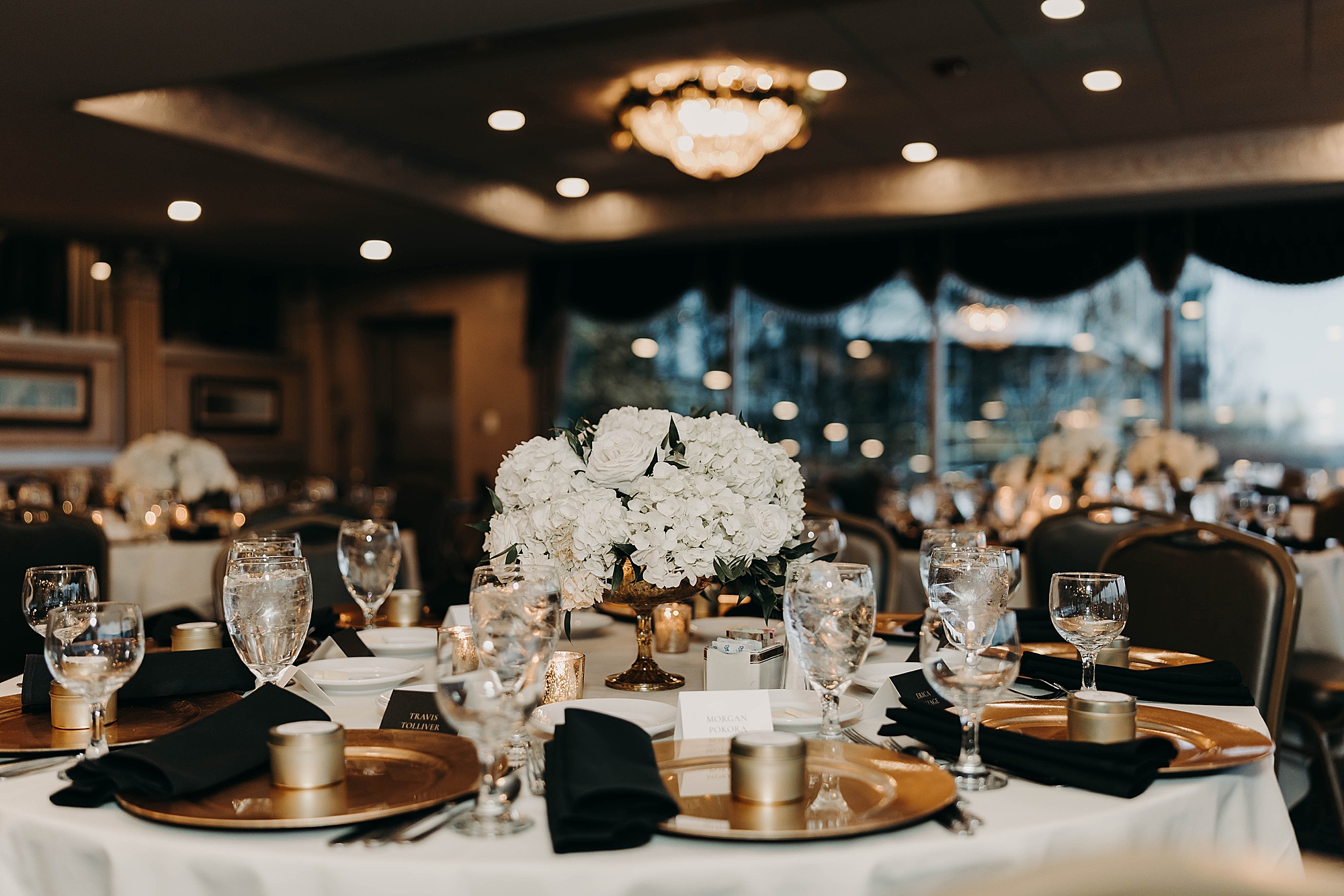 Le Mont Restaurant Pittsburgh; LeMont wedding; Lemont wedding reception; 5-star Pittsburgh restaurant; Mariah Treiber Photography