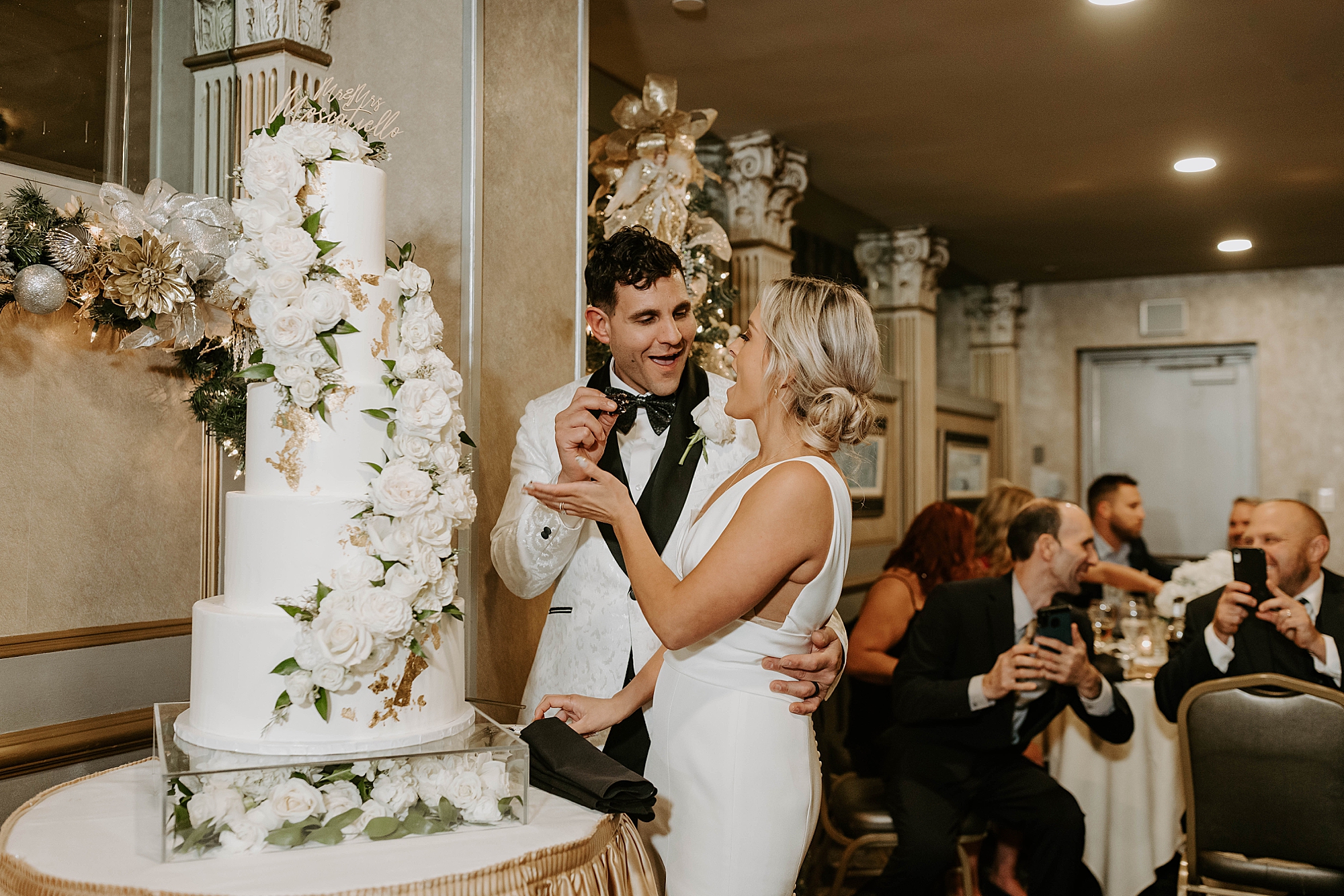 Le Mont Restaurant Pittsburgh Wedding by Mariah Treiber