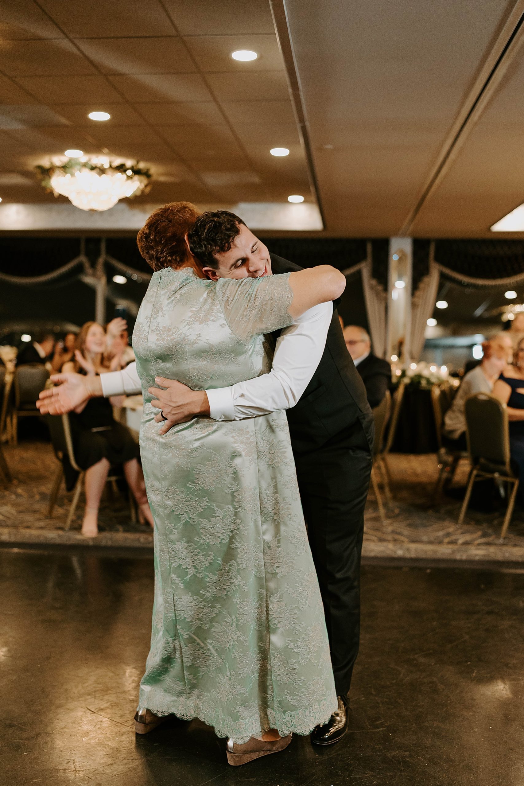 Le Mont Restaurant Pittsburgh; LeMont wedding; Lemont wedding reception; 5-star Pittsburgh restaurant; Mariah Treiber Photography