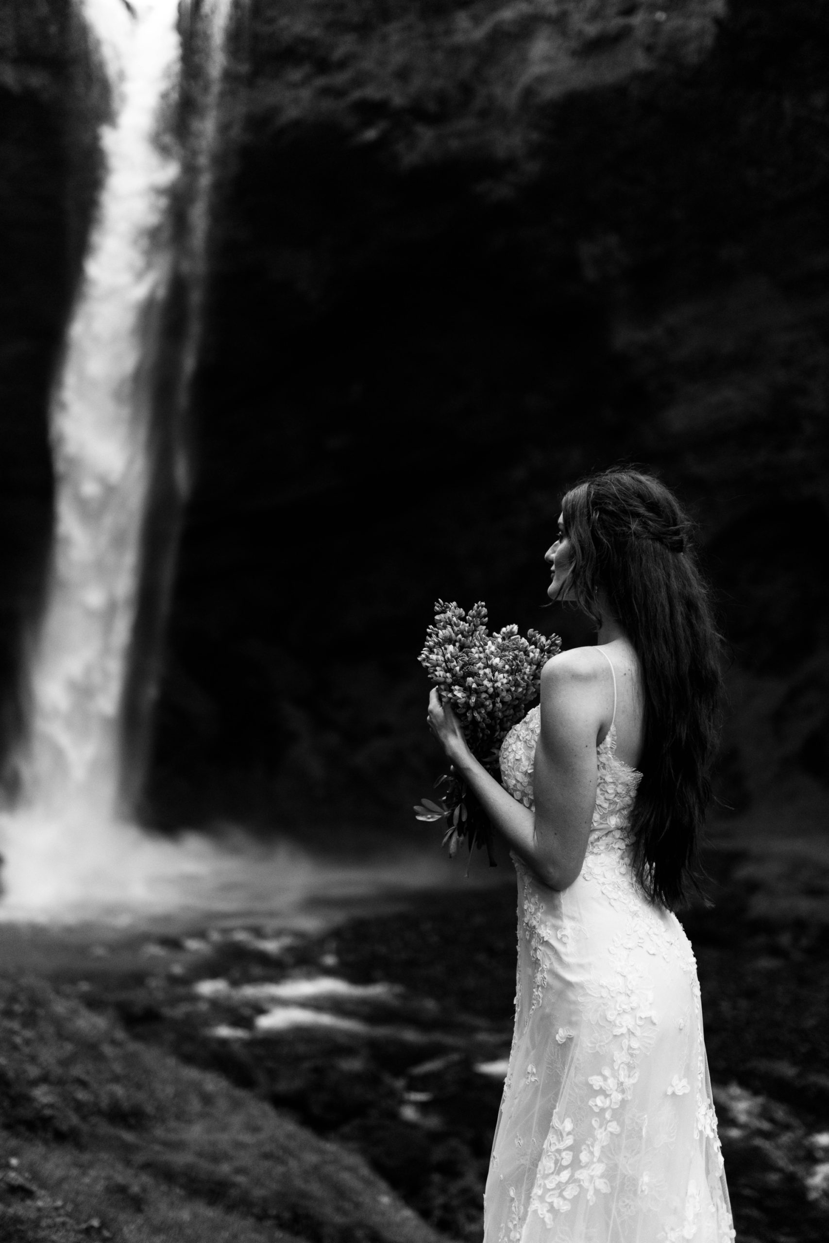 Iceland elopement packages by Mariah Treiber Photography