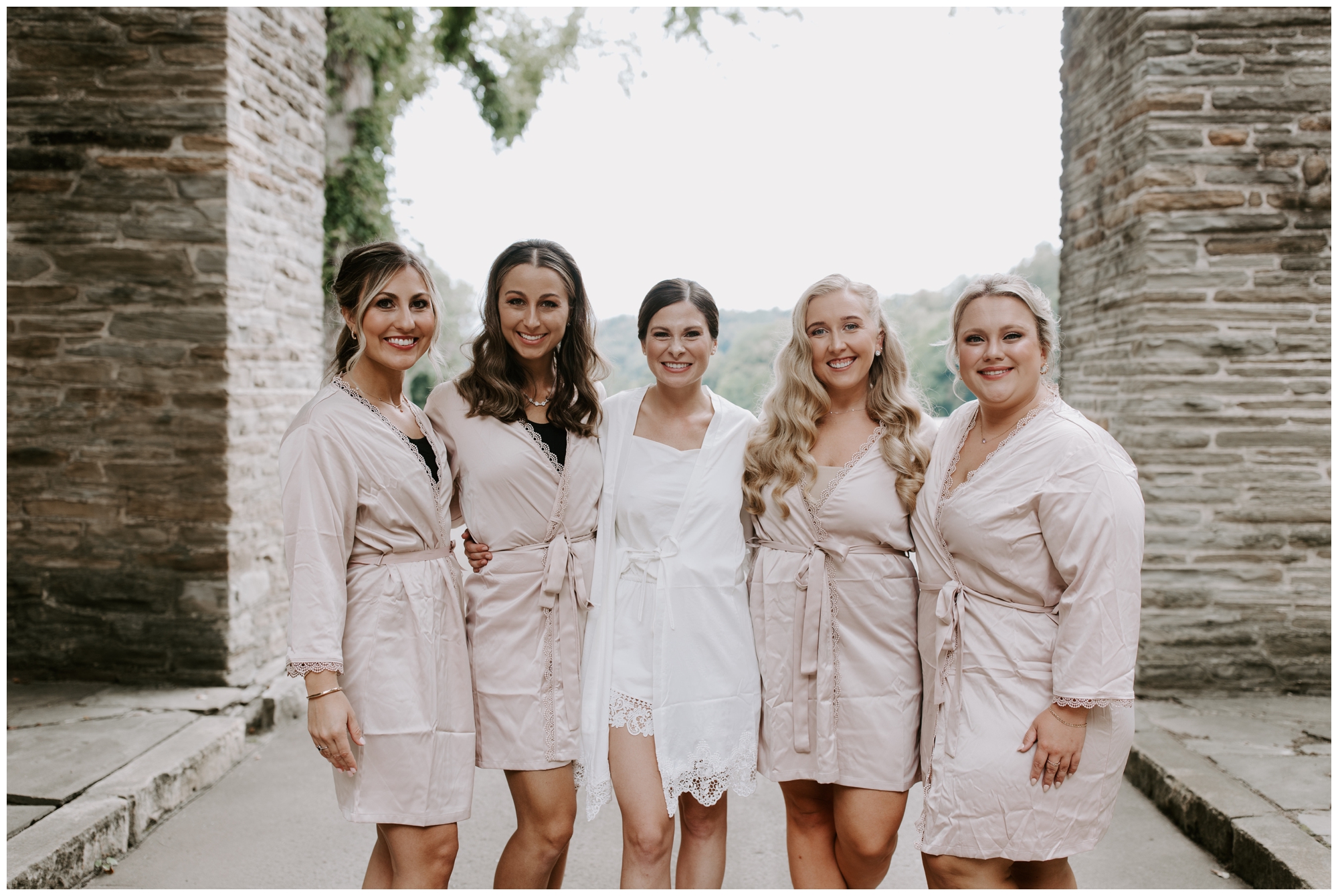 bridal party getting ready